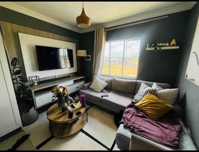 2 BEDROOM APARTMENT FOR SALE IN FLEURHOF